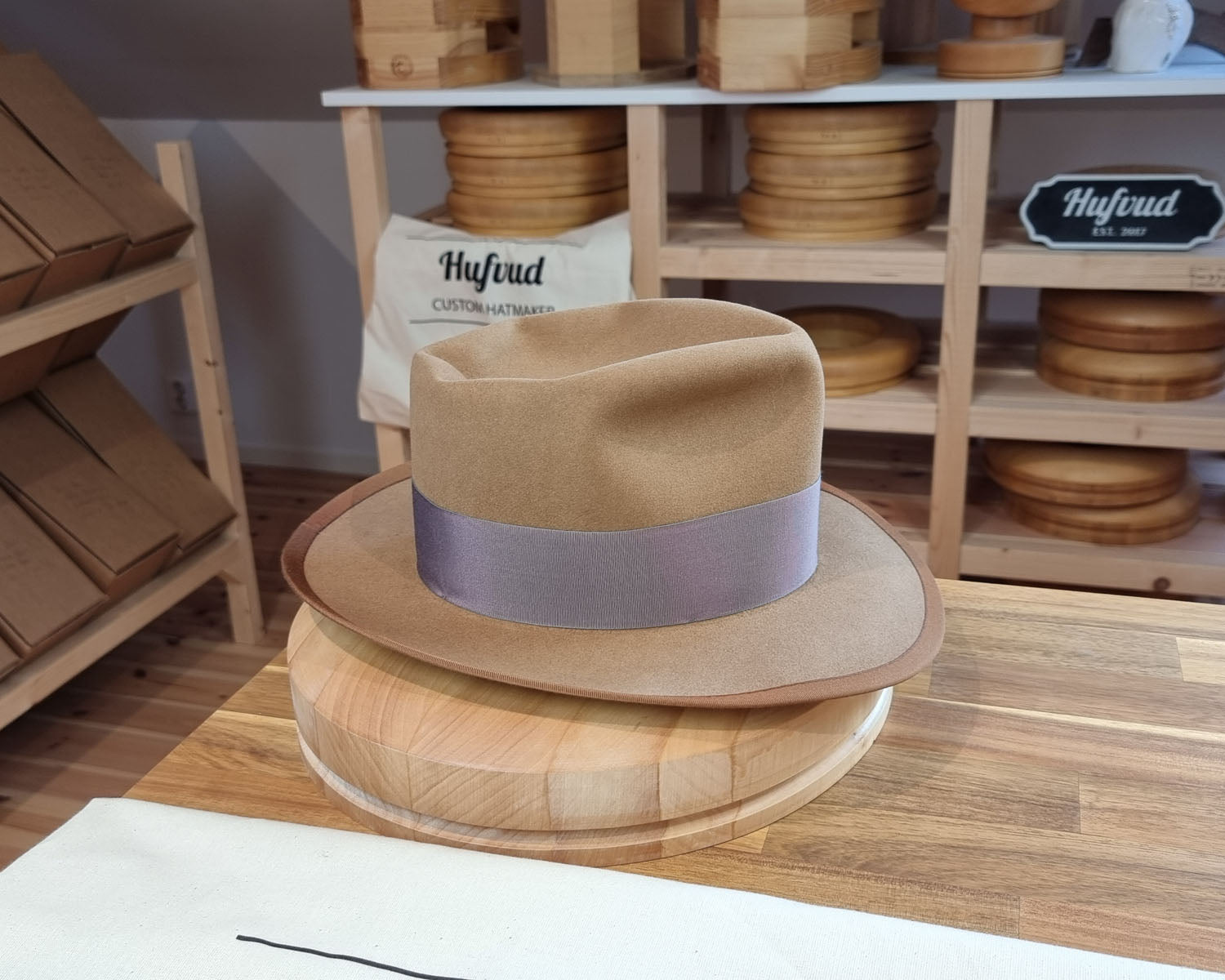 WHIPPET FEDORA | BEAVER FIFTY | CAMEL COLOR | SIZE 59, US 7 3/8