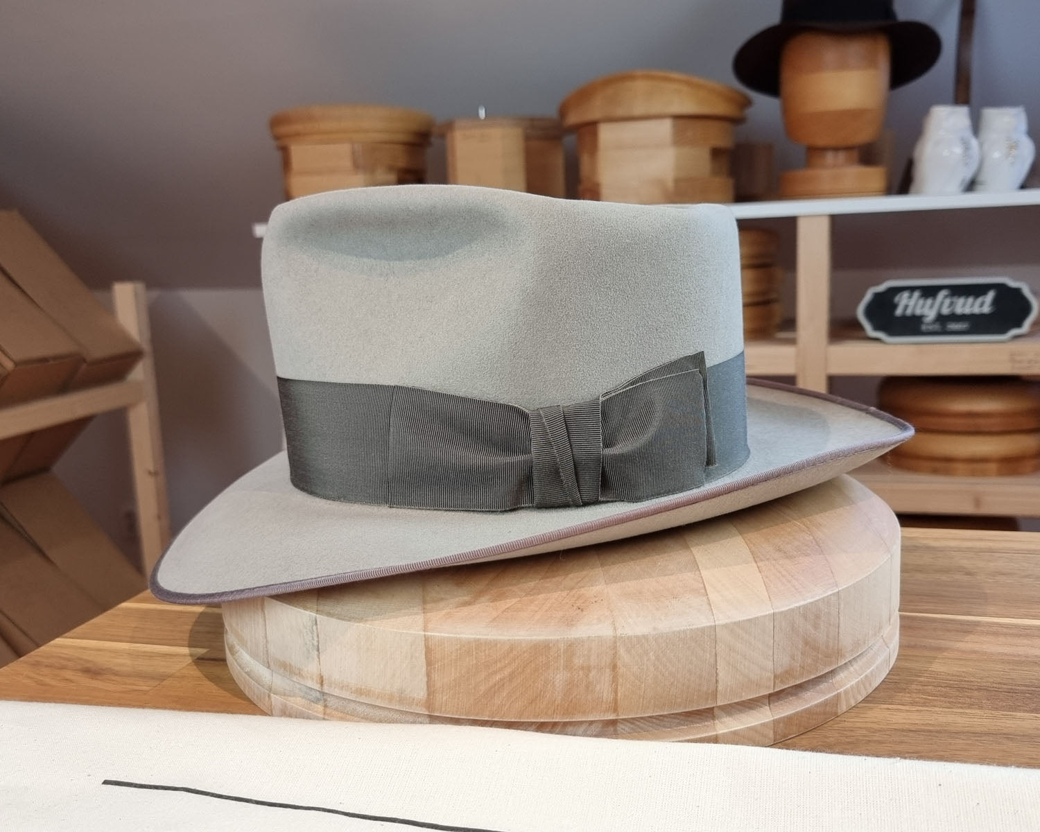 WHIPPET FEDORA | BEAVER FIFTY | DOVE GRAY COLOR | SIZE 62, US 7 3/4