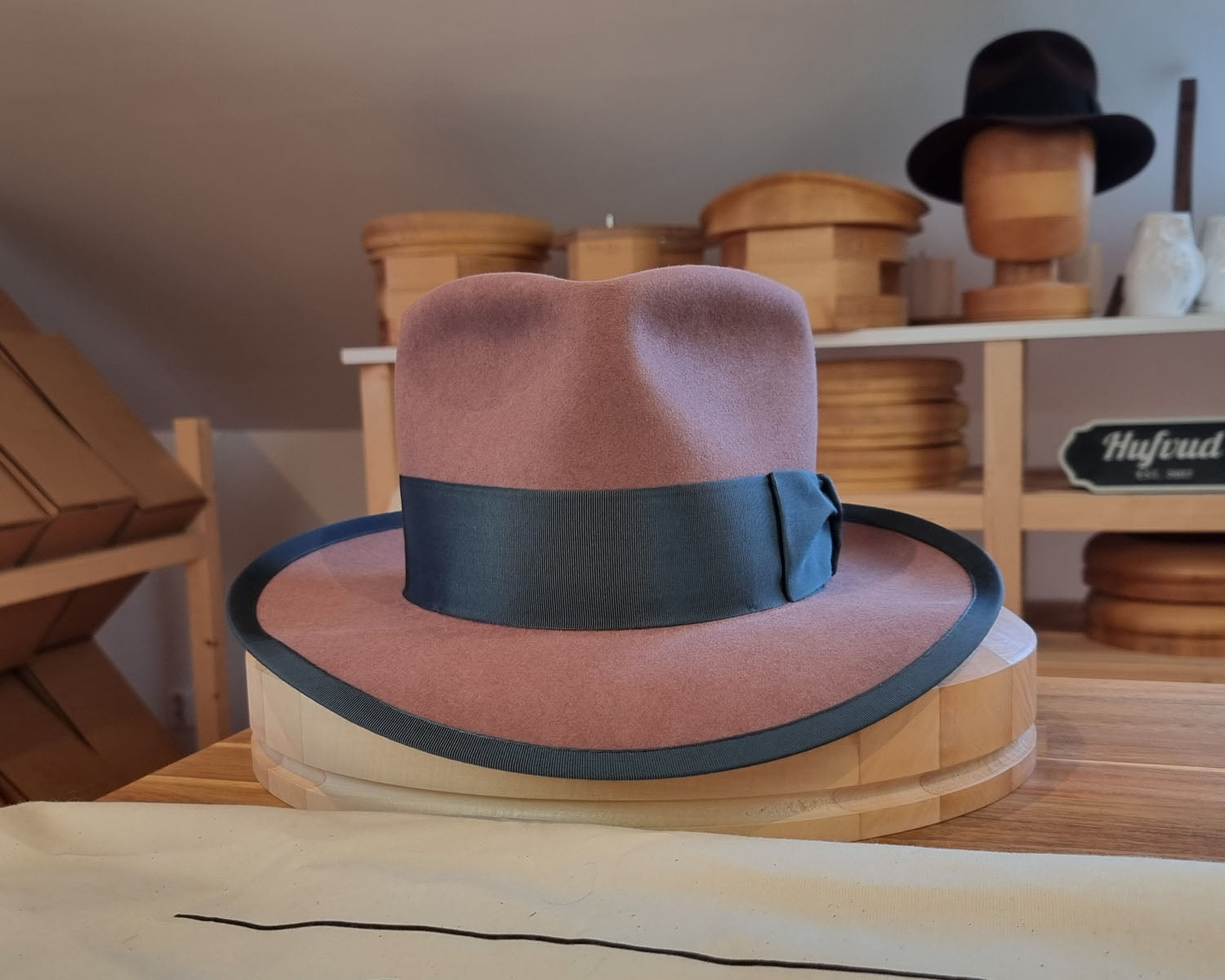 WHIPPET FEDORA | BEAVER FIFTY | DUSTY ROSE COLOR | SIZE 61, US 7 5/8