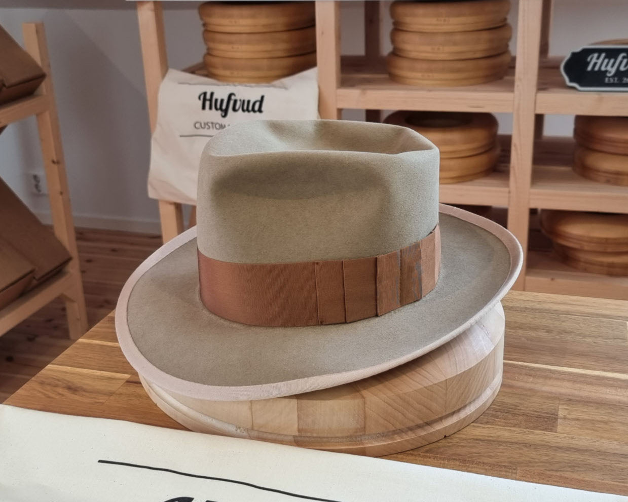 WHIPPET FEDORA | BEAVER FIFTY | FAWN COLOR | SIZE 62, US 7 3/4