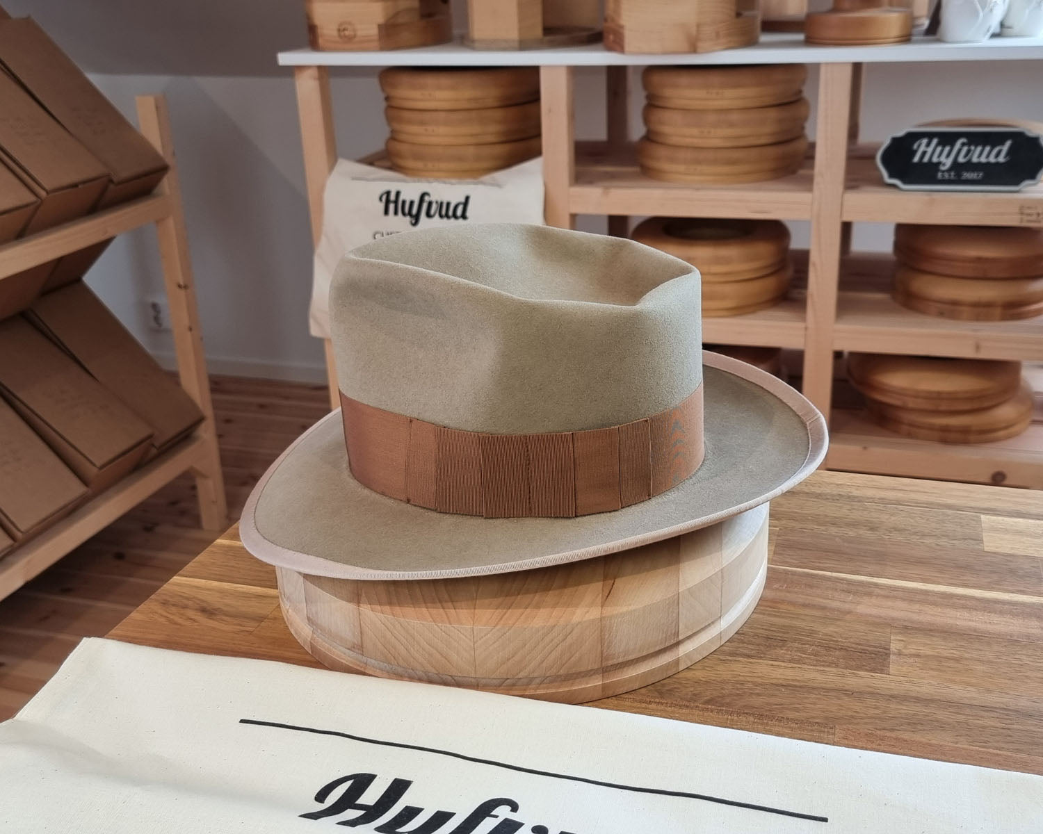 WHIPPET FEDORA | BEAVER FIFTY | FAWN COLOR | SIZE 62, US 7 3/4