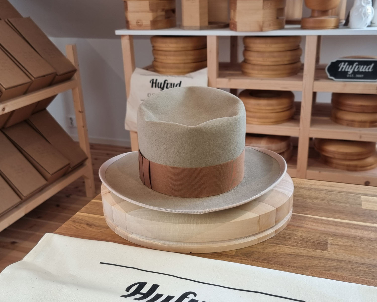 WHIPPET FEDORA | BEAVER FIFTY | FAWN COLOR | SIZE 62, US 7 3/4