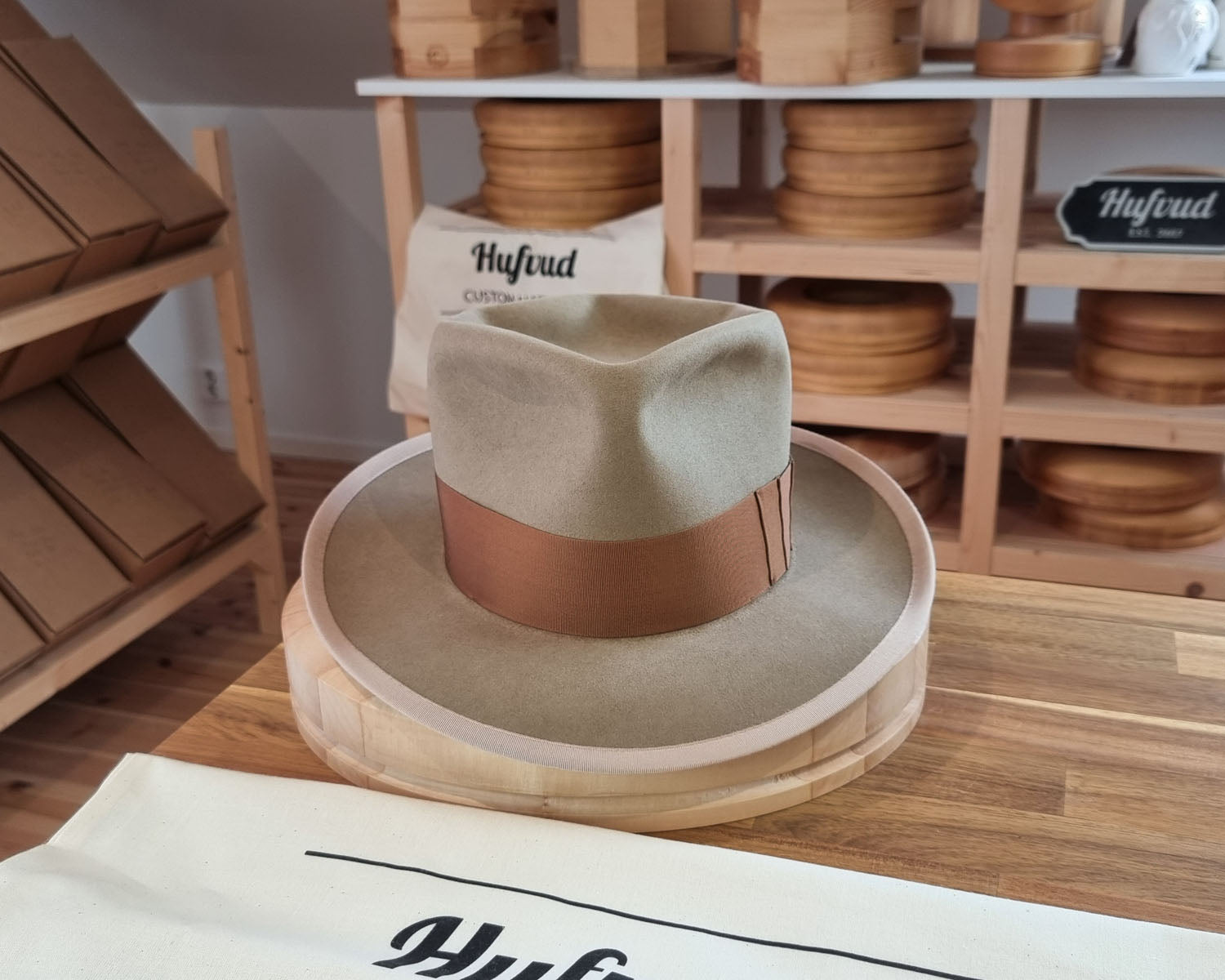 WHIPPET FEDORA | BEAVER FIFTY | FAWN COLOR | SIZE 62, US 7 3/4