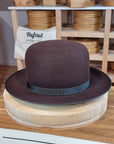 OPEN CROWN PLAYBOY | BEAVER THIRTY | DARK BROWN RUST COLOR | SIZE 59, US 7 3/8