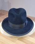CAGNEY FEDORA | 100X BEAVER | DARK NAVY | SIZE 58, US 7 1/4