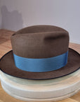 CAGNEY FEDORA | 30X BEAVER BLEND | SABLE BROWN | SIZE 60, US 7 1/2