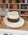 CAGNEY FEDORA | HAND WOVEN ECUADORIAN STRAW | NATURAL COLOR | SIZE 57, US 7 1/8 - Hufvud