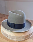 CAGNEY FEDORA | STONE COLOR | 50X BEAVER BLEND | SIZE 61, US 7 5/8