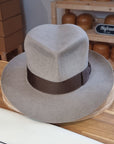 LEIFUR Adventure FEDORA | BEAVER HUNDRED | NATURAL COLOR LIMITED EDITION | WESTERN WEIGHT | SIZE 58, US 7 1/4 - Hufvud