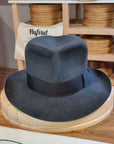LEIFUR Adventure FEDORA | BEAVER TWENTY | CHARCOAL COLOR | WESTERN WEIGHT | SIZE 61, US 7 5/8 - Hufvud