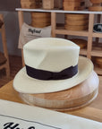 LEIFUR Lucky FEDORA | HAND WOVEN ECUADORIAN STRAW | CUENCA GRADE TWENTY | NATURAL COLOR | SIZE 59, US 7 3/8 - Hufvud