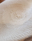 LEIFUR Lucky FEDORA | HAND WOVEN ECUADORIAN STRAW | CUENCA GRADE TWENTY | NATURAL COLOR | SIZE 59, US 7 3/8 - Hufvud