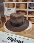 LEIFUR Lucky FEDORA | RABBIT & HARE DELUXE BLEND FELT | SABLE BROWN COLOR | SIZE 58, US 7 1/4 - Hufvud