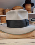 RAGNAR FEDORA | BEAVER FIFTY | DOVE GRAY COLOR | SIZE 58, US 7 1/4 - Hufvud