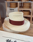 RAGNAR FEDORA | HAND WOVEN ECUADORIAN STRAW | NATURAL COLOR | CUENCA GRADE EIGHT | SIZE 58, US 7 1/4 - Hufvud