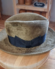 CAGNEY FEDORA | 100% HARE | FAWN COLOR | VELOUR FINISH | SIZE 58, US 7 1/4