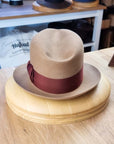OLAV FEDORA | CAMEL | 50X BEAVER BLEND | SIZE 60, US 7 1/2