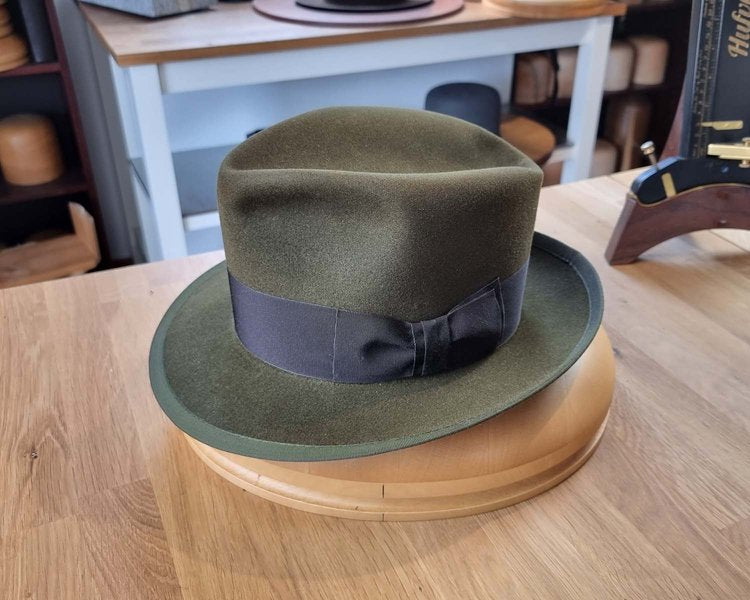 OLAV FEDORA | MOSS GREEN | RABBIT & HARE DELUXE FELT | SIZE 57, US 7 1/8