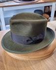 OLAV FEDORA | MOSS GREEN | RABBIT & HARE DELUXE FELT | SIZE 57, US 7 1/8