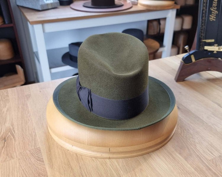 OLAV FEDORA | MOSS GREEN | RABBIT & HARE DELUXE FELT | SIZE 57, US 7 1/8