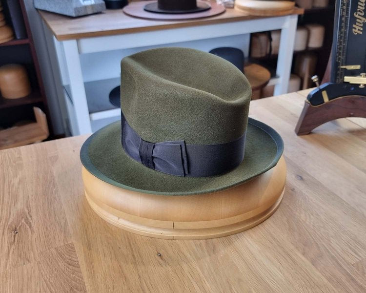 OLAV FEDORA | MOSS GREEN | RABBIT & HARE DELUXE FELT | SIZE 57, US 7 1/8