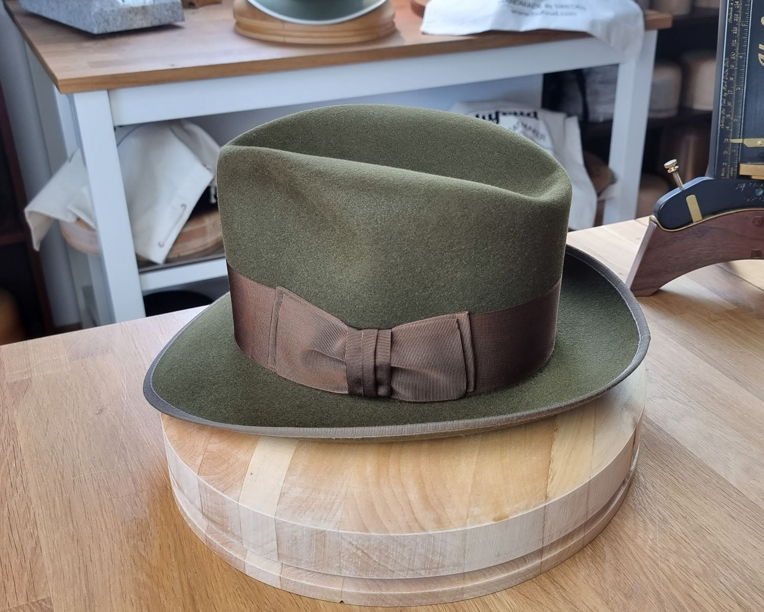 OLAV FEDORA | MOSS GREEN | RABBIT & HARE DELUXE BLEND | SIZE 59, US 7 3/8