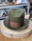 OLAV FEDORA | MOSS GREEN | RABBIT & HARE DELUXE BLEND | SIZE 59, US 7 3/8