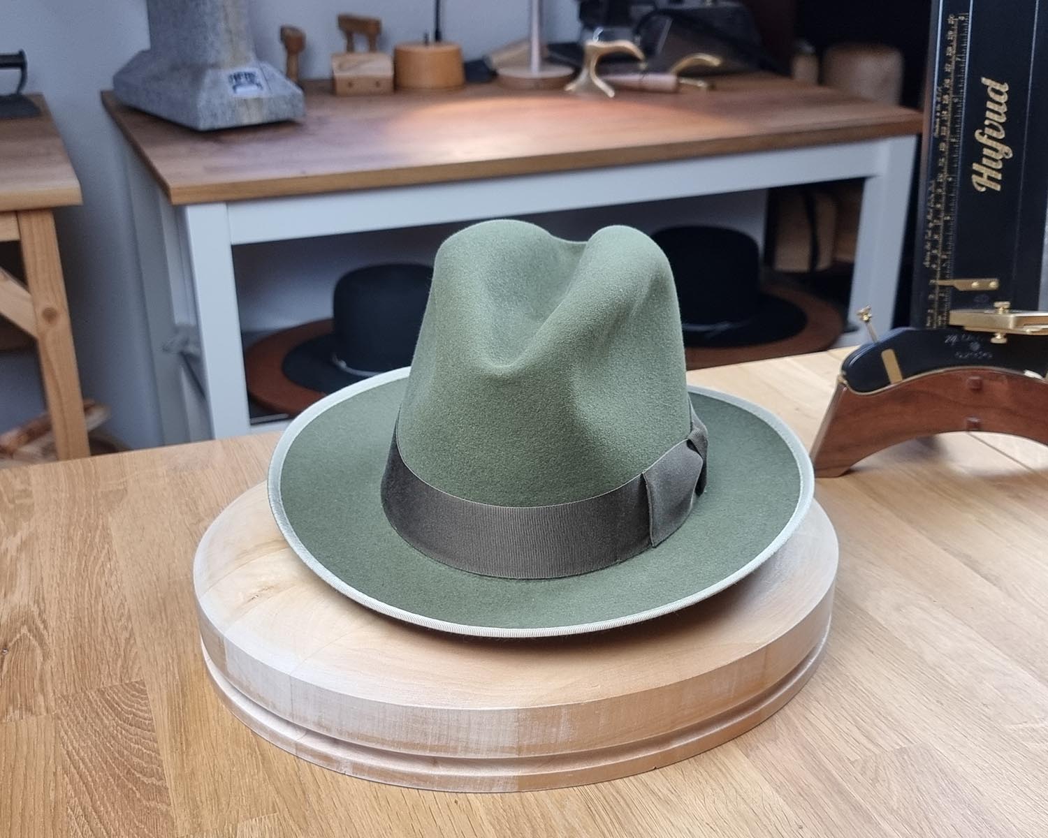 NEW STYLE | SAGE GREEN | RABBIT & HARE DELUXE FELT | SIZE 60, US 7 1/2