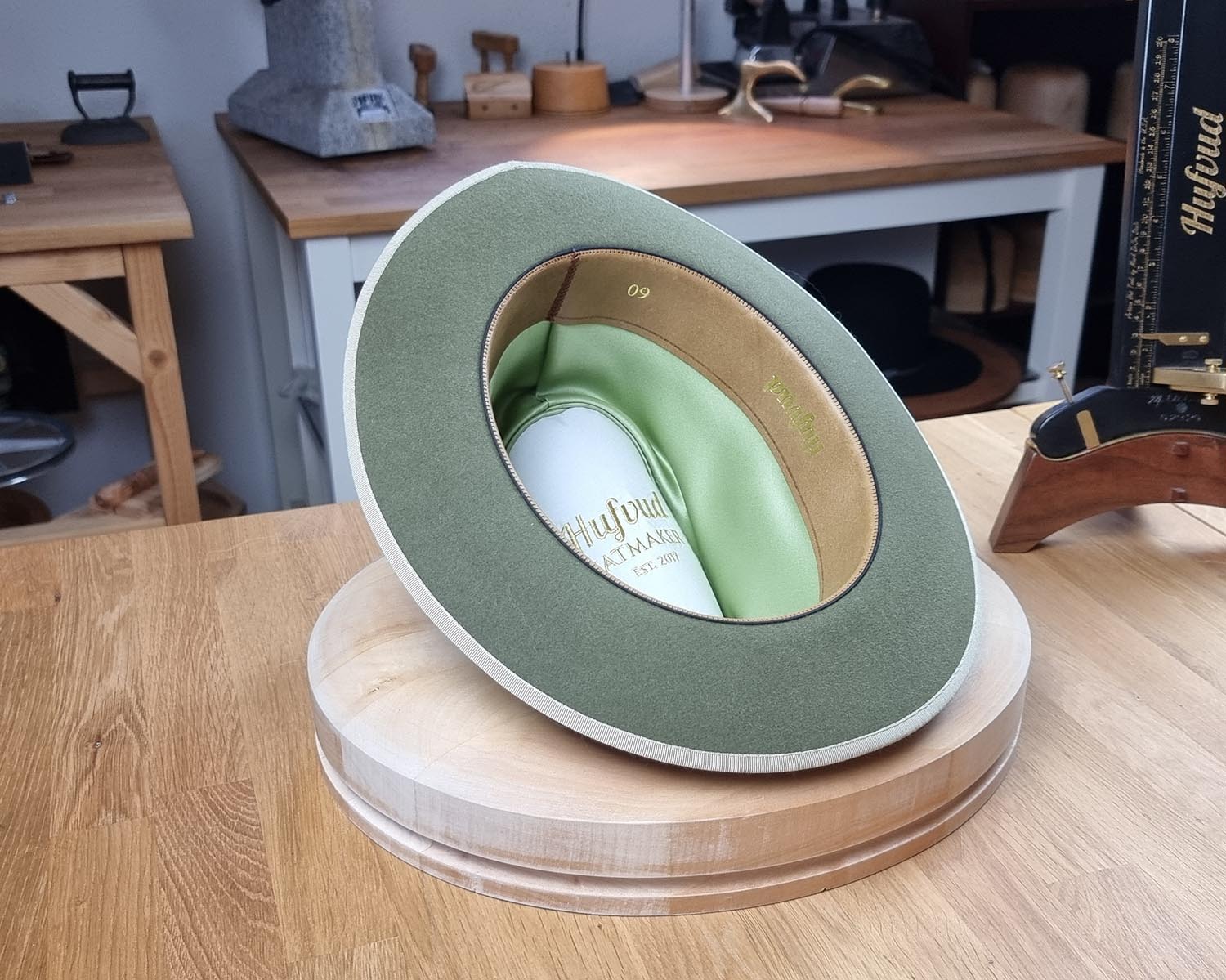 NEW STYLE | SAGE GREEN | RABBIT & HARE DELUXE FELT | SIZE 60, US 7 1/2