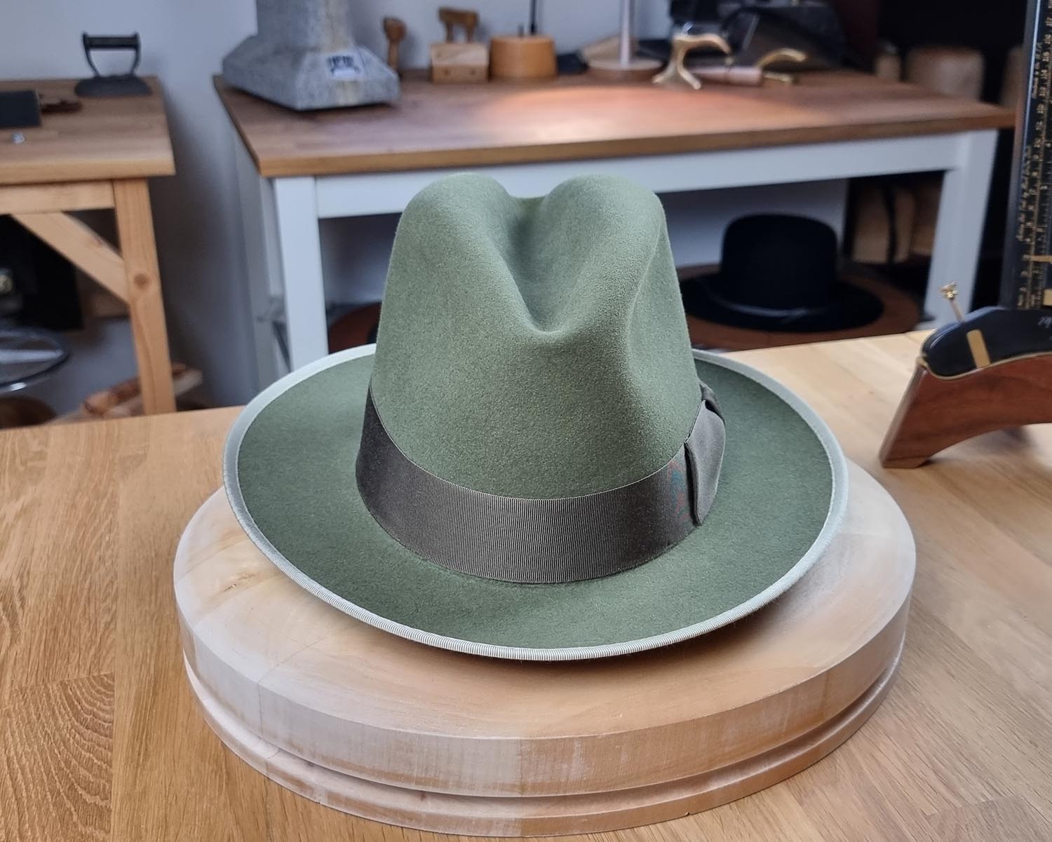 NEW STYLE | SAGE GREEN | RABBIT & HARE DELUXE FELT | SIZE 60, US 7 1/2