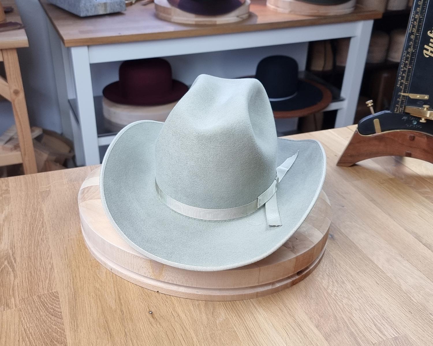 WESTERN RESTORATION | 4X BEAVER BLEND | SILVERBELLY | SIZE 56, US 7