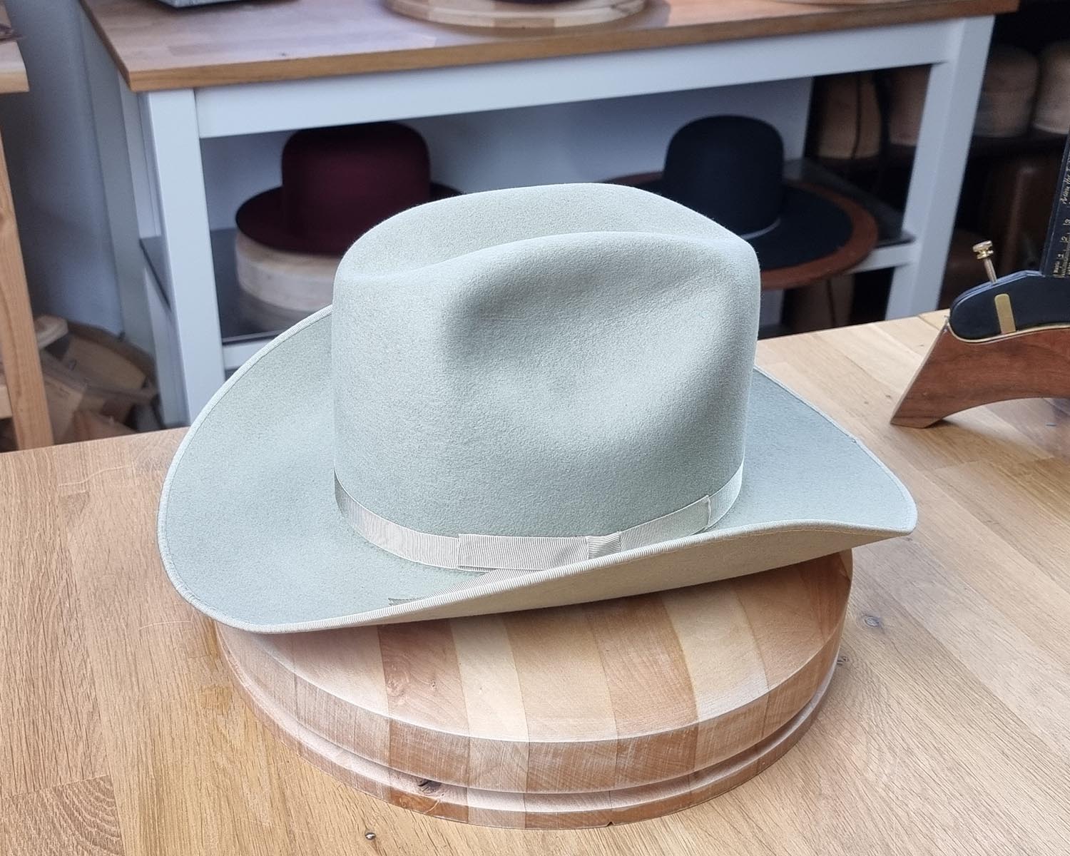 WESTERN RESTORATION | 4X BEAVER BLEND | SILVERBELLY | SIZE 56, US 7