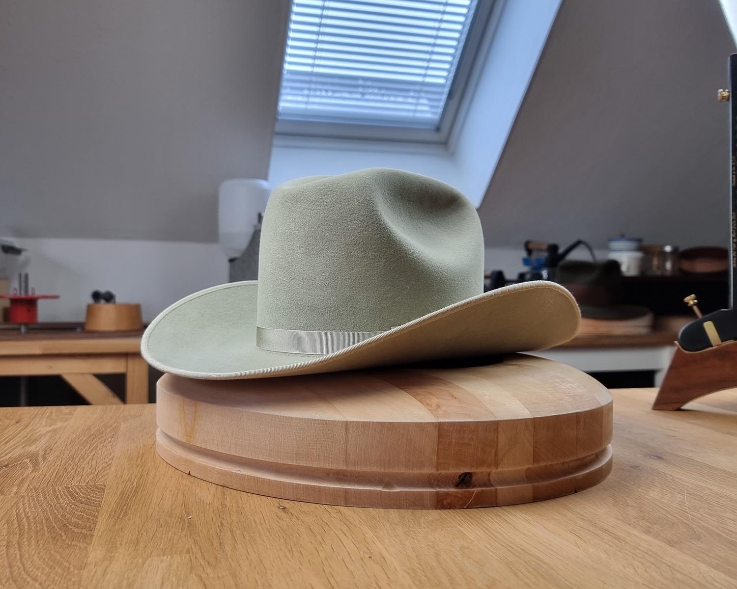 WESTERN RESTORATION | 4X BEAVER BLEND | SILVERBELLY | SIZE 56, US 7