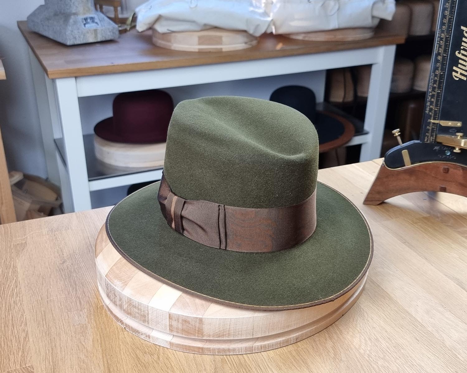 LEIFUR FEDORA | MOSS GREEN | RABBIT & HARE DELUXE BLEND | SIZE 58, US 7 1/4