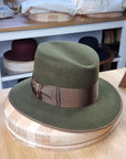 LEIFUR FEDORA | MOSS GREEN | RABBIT & HARE DELUXE BLEND | SIZE 58, US 7 1/4