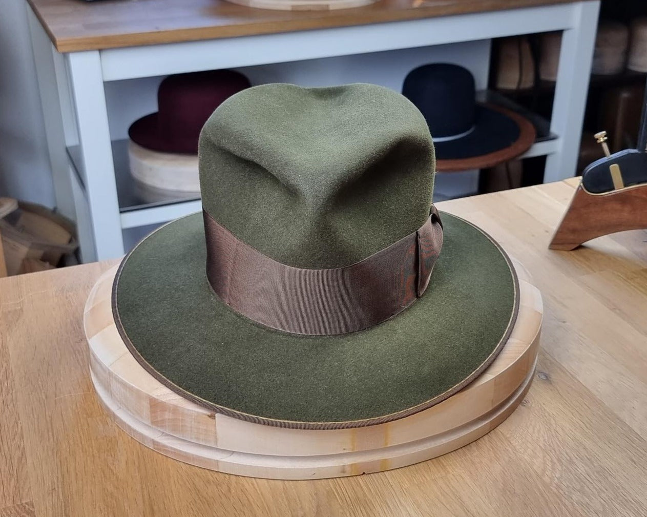 LEIFUR FEDORA | MOSS GREEN | RABBIT & HARE DELUXE BLEND | SIZE 58, US 7 1/4