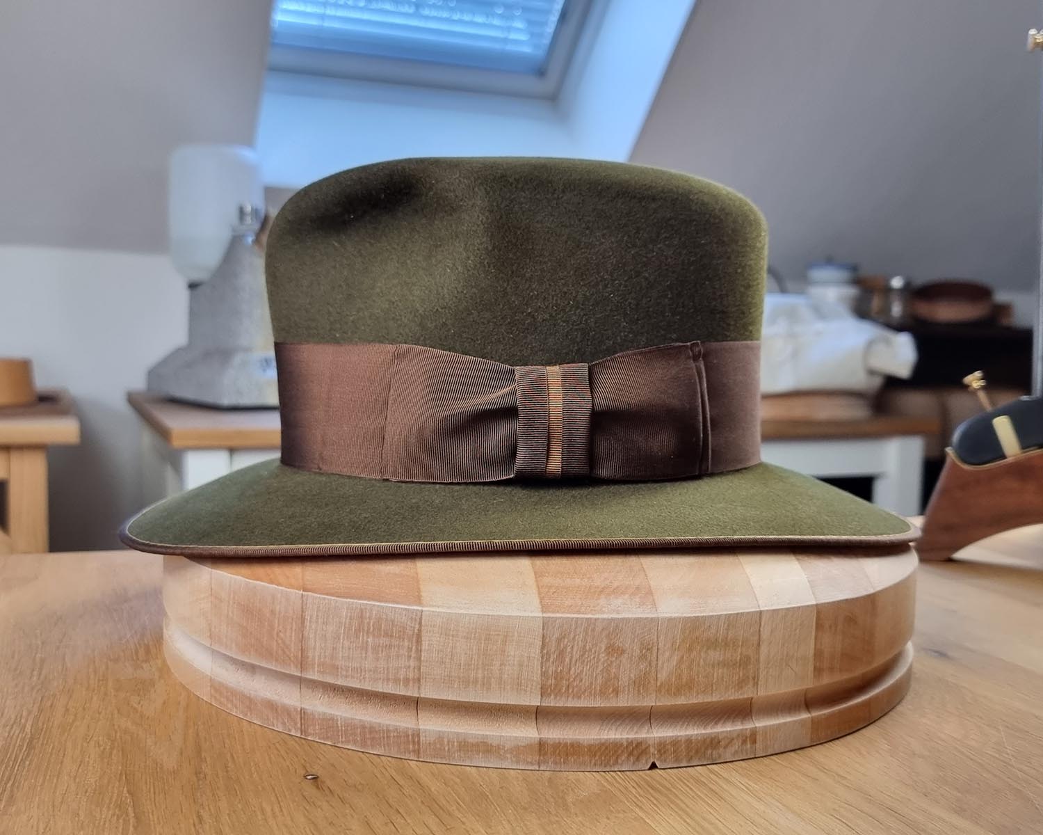 LEIFUR FEDORA | MOSS GREEN | RABBIT & HARE DELUXE BLEND | SIZE 58, US 7 1/4