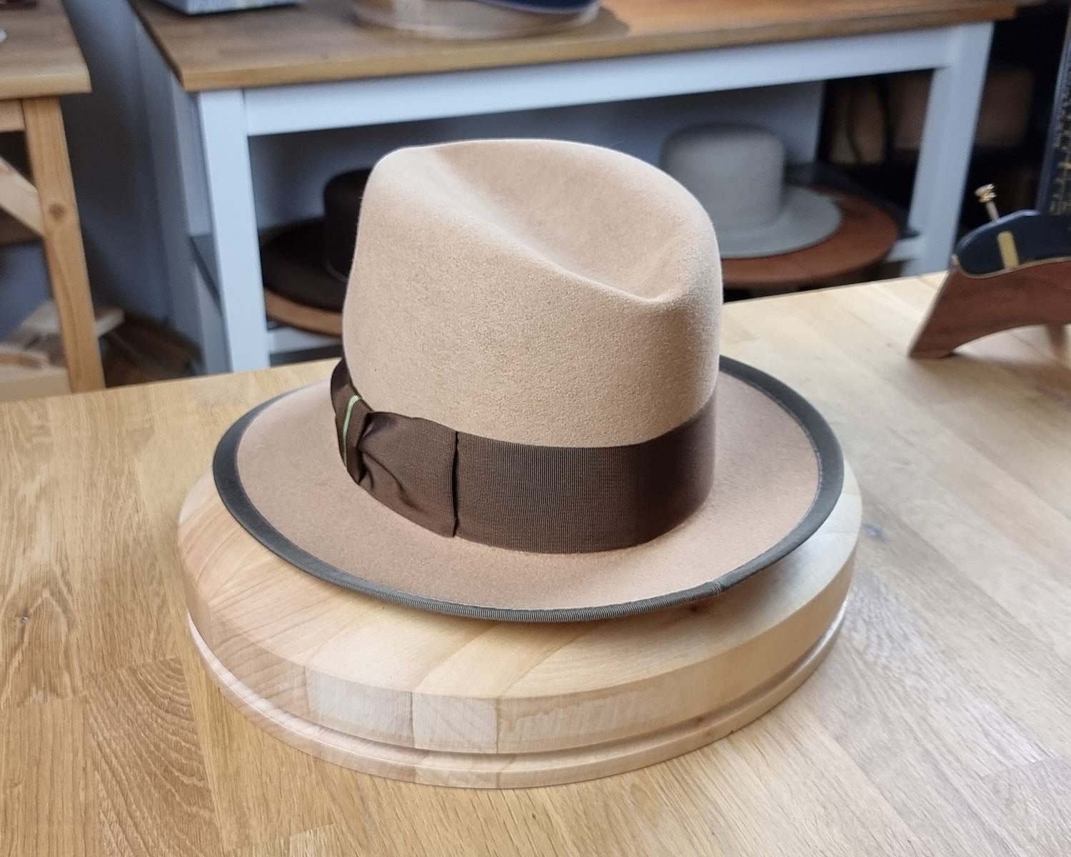 CAGNEY FEDORA | CAMEL COLOR | RABBIT BLEND | SIZE 60, US 7 1/2