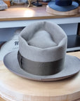 BOGART FEDORA | STONE | 100X BEAVER | SIZE 59, US 7 3/8