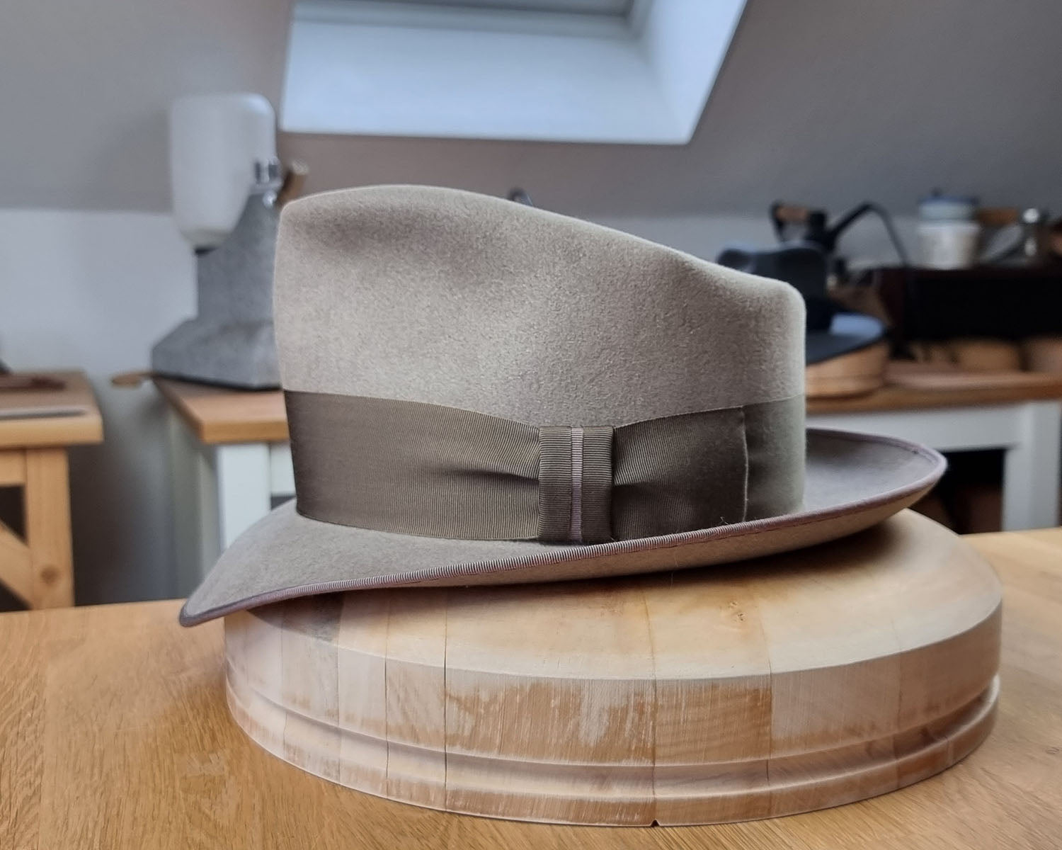 BOGART FEDORA | STONE | 100X BEAVER | SIZE 59, US 7 3/8