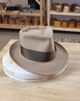 BOGART FEDORA | CAMEL | 50X BEAVER BLEND | UNDER-WELTED EDGE | SIZE 59, US 7 3/8