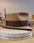 BOGART FEDORA | CAMEL | 50X BEAVER BLEND | UNDER-WELTED EDGE | SIZE 59, US 7 3/8