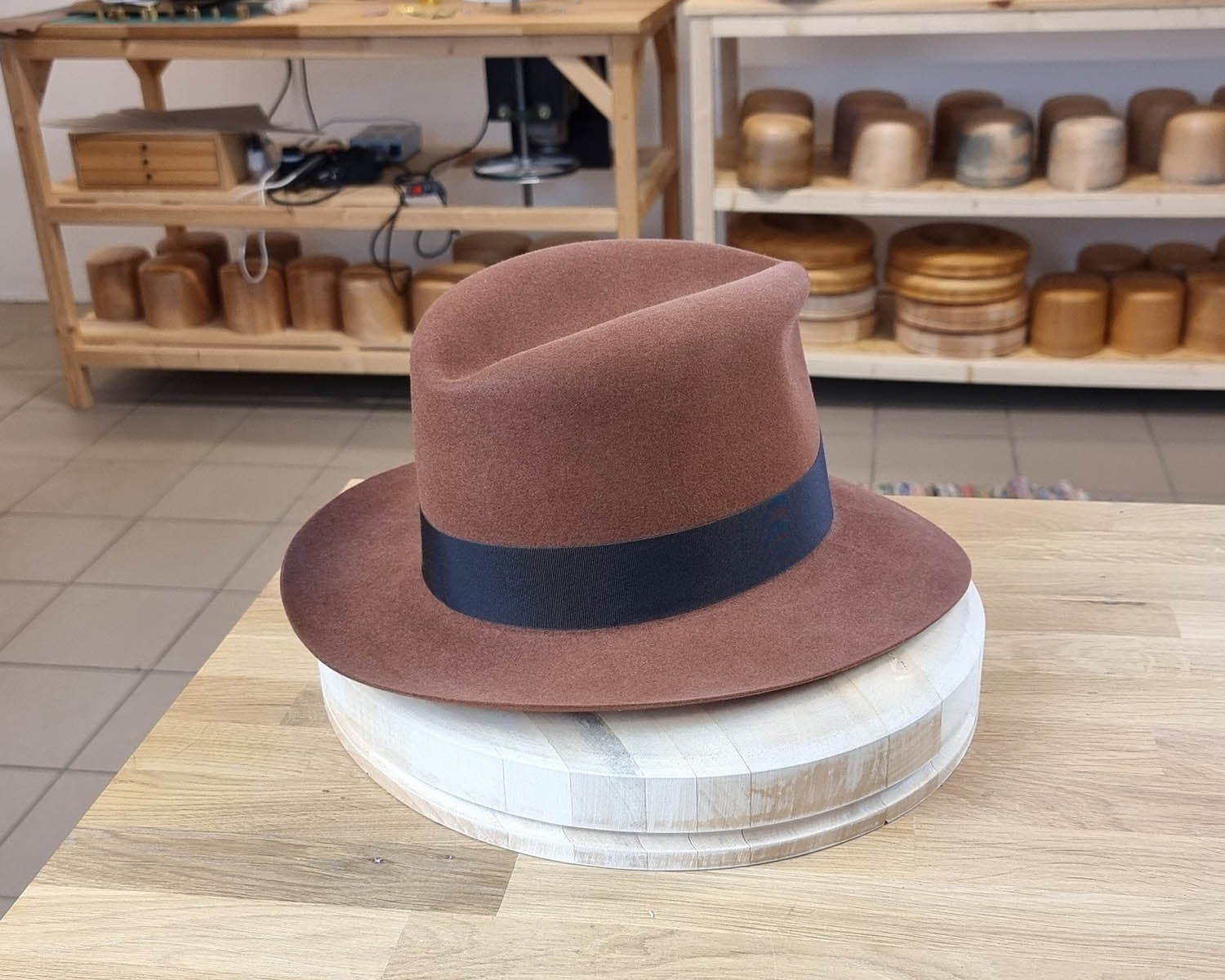 LEIFUR FEDORA | COGNAC | 50X BEAVER BLEND | SIZE 61, US 7 5/8