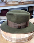 LEIFUR FEDORA | MOSS GREEN | RABBIT & HARE DELUXE BLEND | SIZE 58, US 7 1/4