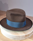 CAGNEY FEDORA | 30X BEAVER BLEND | SABLE BROWN | SIZE 60, US 7 1/2