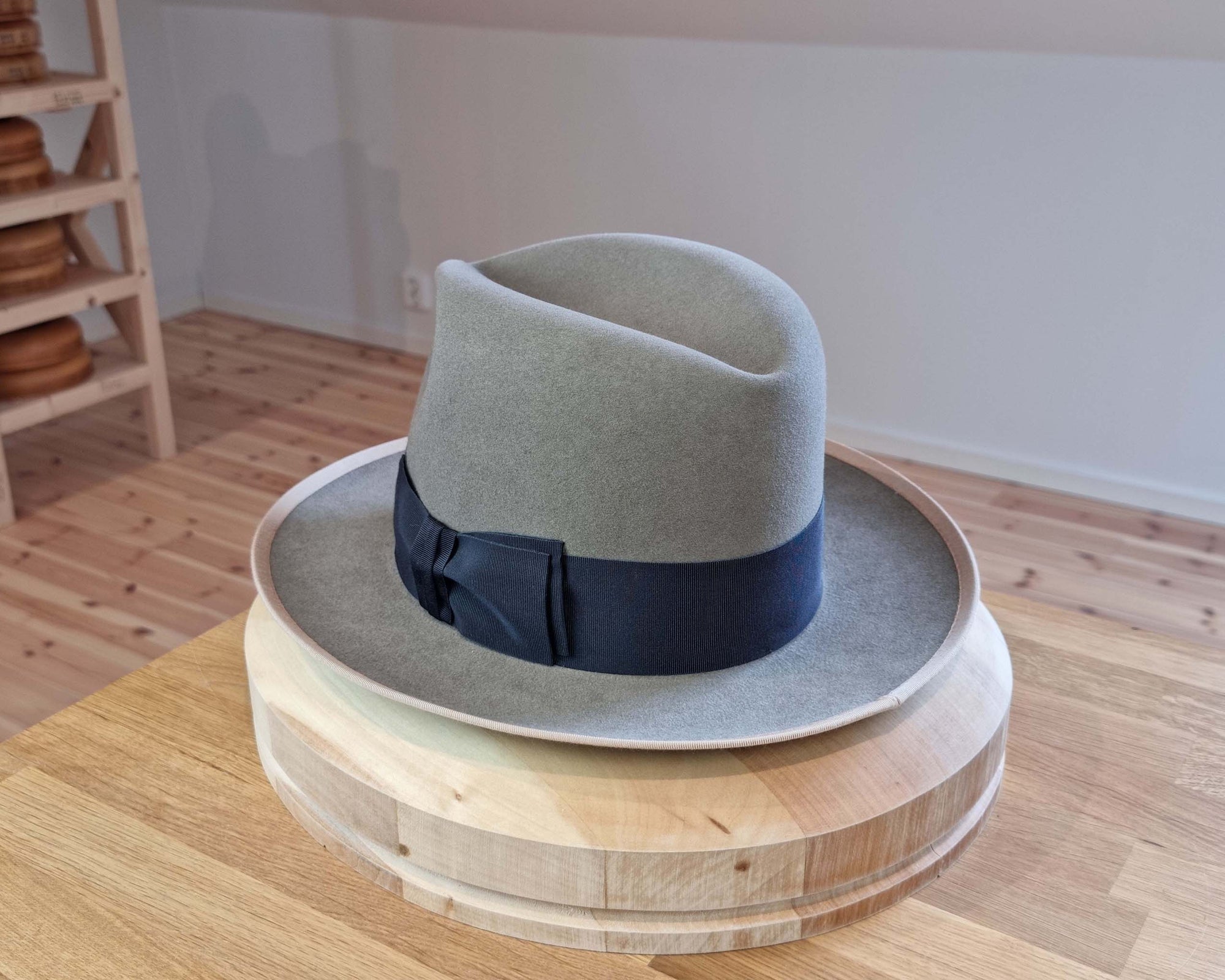 CAGNEY FEDORA | STONE COLOR | 50X BEAVER BLEND | SIZE 61, US 7 5/8