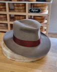 LEIFUR Lucky FEDORA | 50X BEAVER BLEND | WHISKEY COLOR | SIZE 60, US 7 1/2