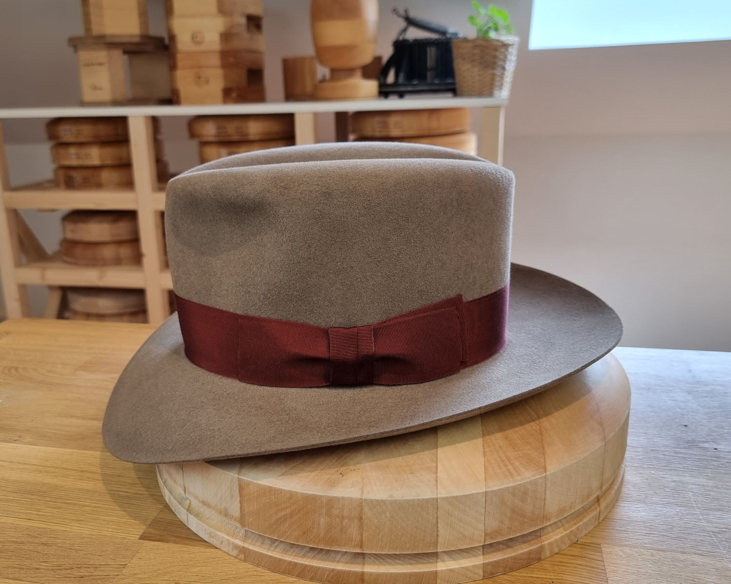 LEIFUR Lucky FEDORA | 50X BEAVER BLEND | WHISKEY COLOR | SIZE 60, US 7 1/2