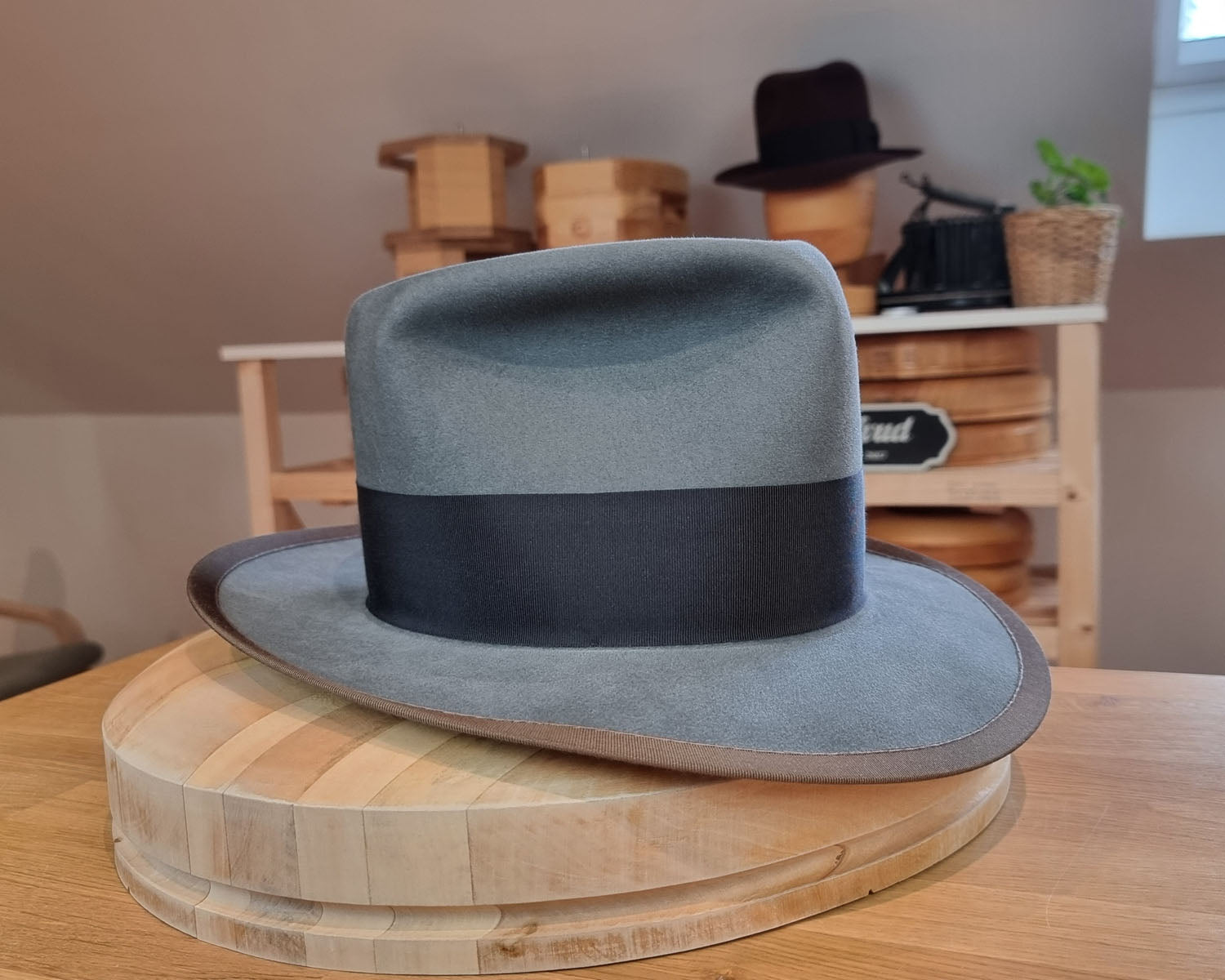 WHIPPET FEDORA | 100X BEAVER | EMERALD GRAY COLOR | SIZE 60, US 7 1/2