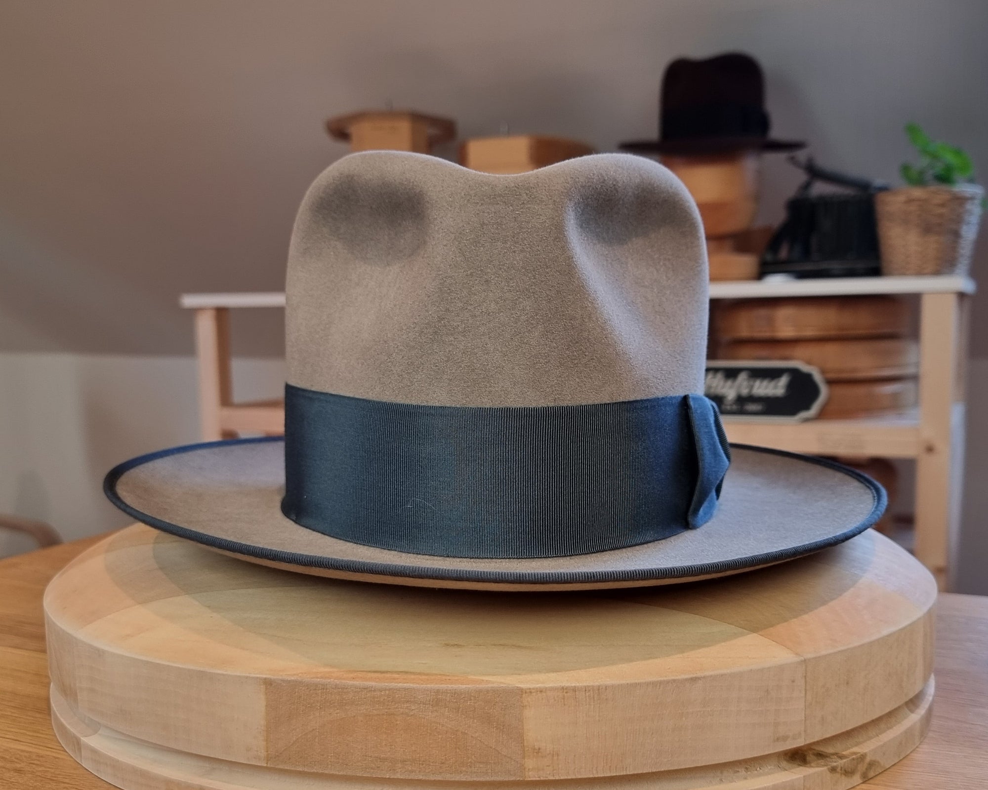 CAGNEY FEDORA | 50X BEAVER BLEND | STONE COLOR | SIZE 61, US 7 5/8